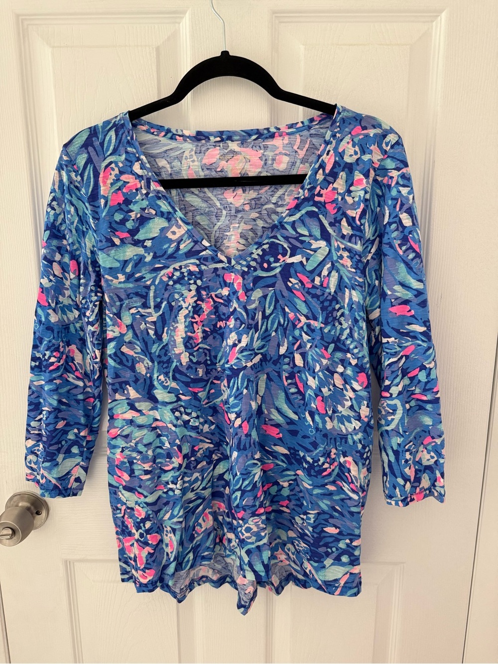 Lilly Pulitzer Etta V-Neck Blue and Pink Long Sleeve Cotton Top Size Medium